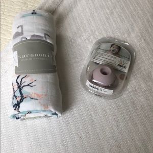 New Saranoni Muslin Swaddle and the pop pacifier